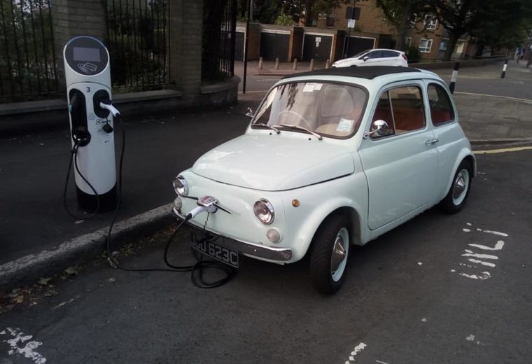 classic fiat 500 charging